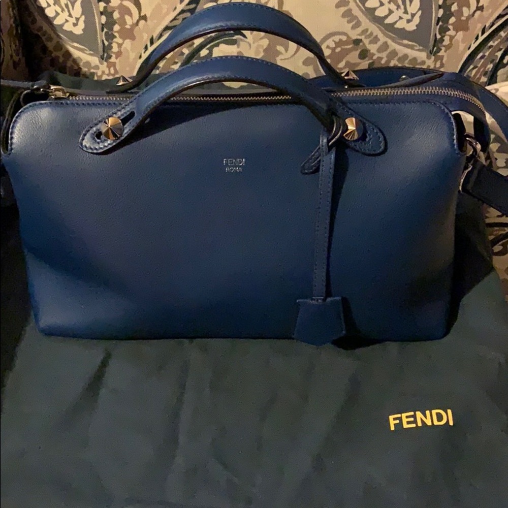 Fendi By The Way leather bag (med/large) size